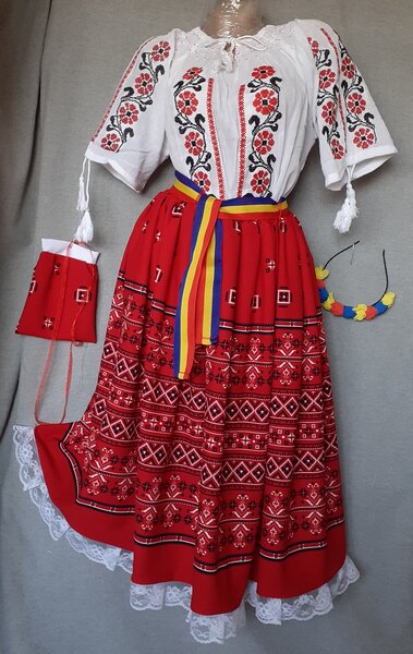 Costume populare pentru copii intre 3 si 17 ani